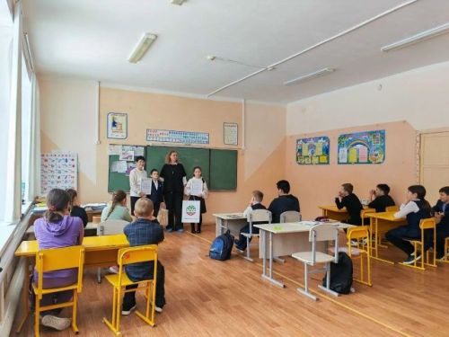 Үрәзмәт башлангыч мәктәбе  «Яшел» Яңа ел» республика конкурсында катнашты