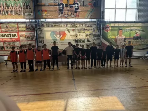 «Яшьлек» спорт комплексында «Мәктәп футбол лигасы-2026» бәйгесенең беренче этабы узды