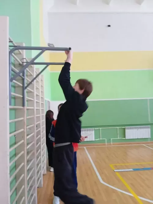 Бүген Мөслим политехник техникумында укучылар — киләчәктә хәрби хезмәткә чакырылучылар — ГТО нормативлары тапшырды.