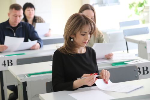 Мөслим лицеенда әти-әниләр бердәм дәүләт имтиханы форматында имтихан бирде