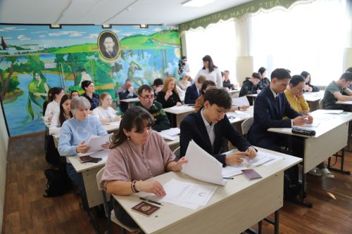 Мөслим лицеенда әти-әниләр бердәм дәүләт имтиханы форматында имтихан бирде