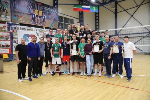 Көчлеләр кубогының җиңүчеләре һәм иң яхшы уенчылары билгеле
