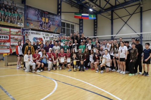 Көчлеләр кубогының җиңүчеләре һәм иң яхшы уенчылары билгеле