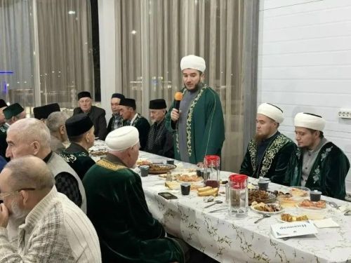 ТР мөфтиенең беренче урынбасары Илфар хәзрәт Хәсәнов районыбызда эшлекле сәфәрдә булды