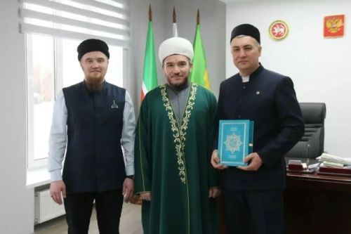 ТР мөфтиенең беренче урынбасары Илфар хәзрәт Хәсәнов районыбызда эшлекле сәфәрдә булды