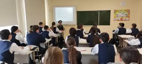 Укучыларга юл кагыйдәләрен искә төшерделәр