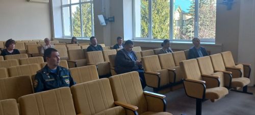 Район хакимиятенең актлар залында Террорга каршы комиссиянең чираттагы утырышы узды