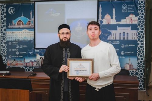 Финалистлар арасында мөслимлеләр дә бар