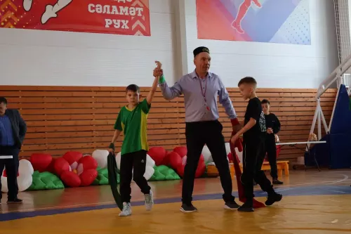 Сарман районында Хаҗип Гәрәев истәлегенә татар милли көрәш бәйгесе узды