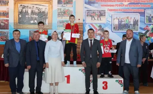Сарман районында Хаҗип Гәрәев истәлегенә татар милли көрәш бәйгесе узды