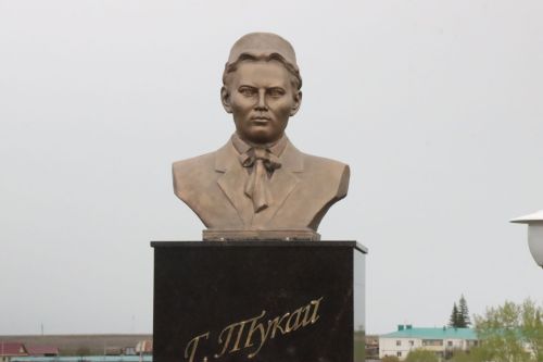 В. Путин татар шагыйре Габдулла Тукайның тууына 150 ел тулуны бәйрәм итү турында Указ имзалады