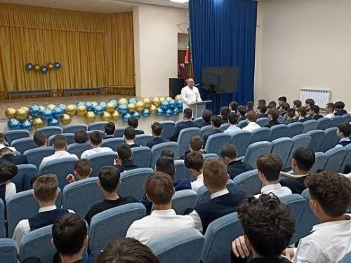 Табиблар белән очрашу: егет-кызларга җенси җитлегү турында