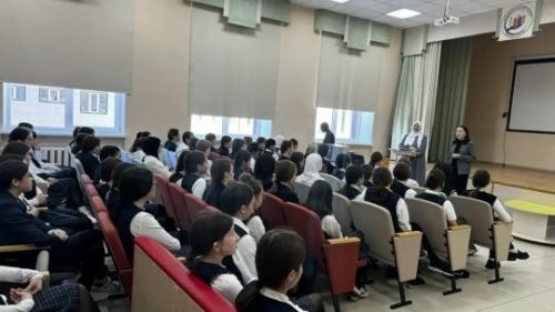 Табиблар белән очрашу: егет-кызларга җенси җитлегү турында