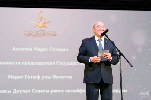 Марат Әхмәтов Матбугат көне белән котлады