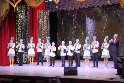 Мөслим балалар сәнгать мәктәбенең еллык иҗади концерты узды