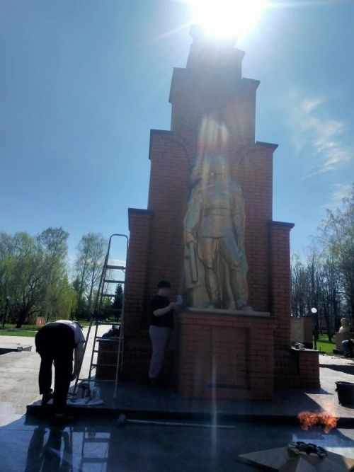 Сугышчан һәм хезмәт даны мемориаль комплексында өмәләр бара