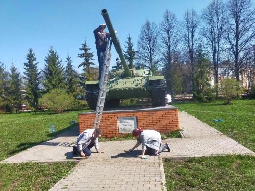 Сугышчан һәм хезмәт даны мемориаль комплексында өмәләр бара