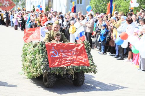 Демонстрация һәм парад – Җиңү бәйрәменең иң тантаналы мизгелләре