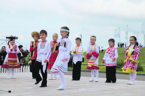Батырлар  Сабантуйда  мактала
