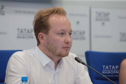 Алмаз Хәлиуллин: Татар кызы әдәп тә сакларга, замана белән дә бергә атларга тиеш