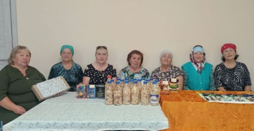 Баланлы волонтерлары МХОдә катнашучылар өчен ярдәм әзерләде
