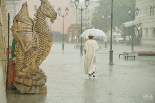 Татарстанда янә яңгырлар, яшен һәм боз көтелә, бераз суыта