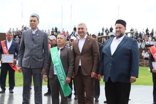 Батыр исеме горур яңгырый