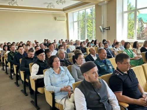 Район башлыгы Альберт Хуҗин җитәкчелегендә киңәйтелгән киңәшмә узды