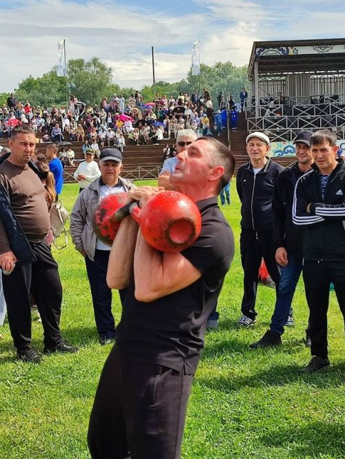 Мөслим Сабантуенда гер күтәрүчеләр