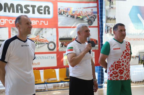 Мөслимдә волейбол буенча район башлыгы кубогы турниры бара