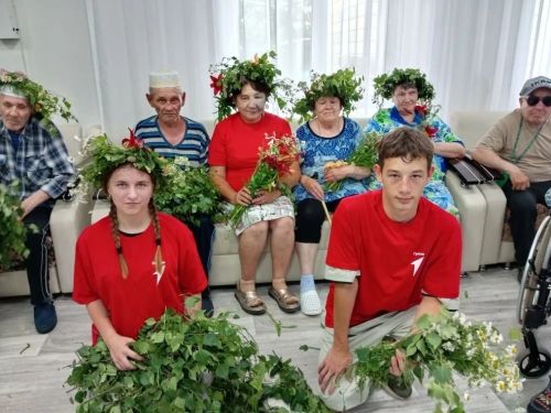Олы Чакмак волонтерлары картлар йортында Иван Купала бәйрәмен уздырды