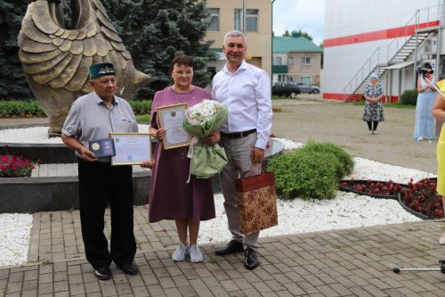 8 июль – Гаилә, мәхәббәт һәм тугрылык көне