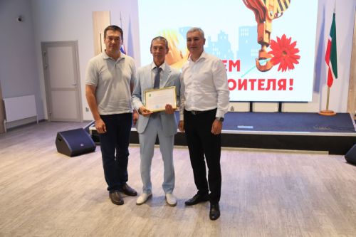 9 август көнне – Төзүчеләр көне билгеләп үтелде