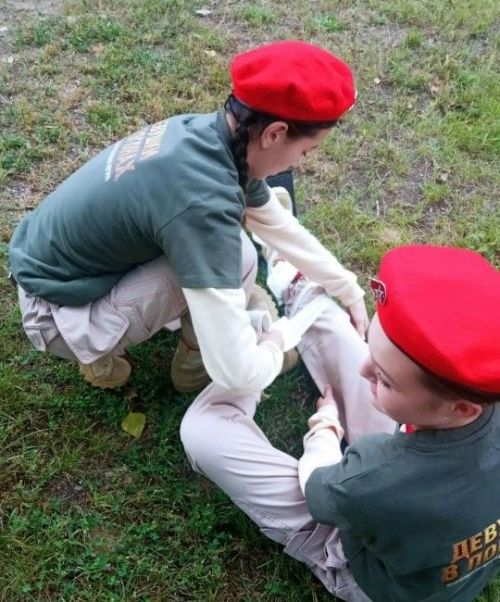 Мөслим мәктәбе укучылары «Погонлы кызлар» уенының региональ этабында лаеклы чыгыш ясады