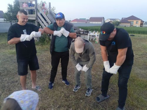 Мөслимнең Яңа урам халкы асфальтлы юл салынуны зур бәйрәмгә әверелдерде