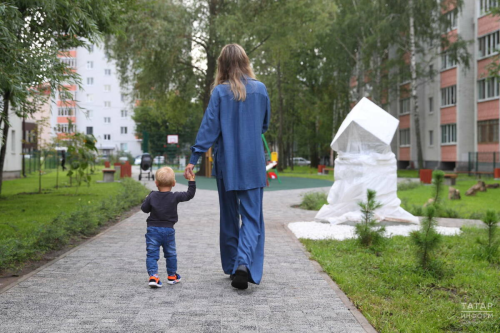 Татарстанда 17 яшькә кадәрге балалар өчен пособие: кемнәр алырга хокуклы?