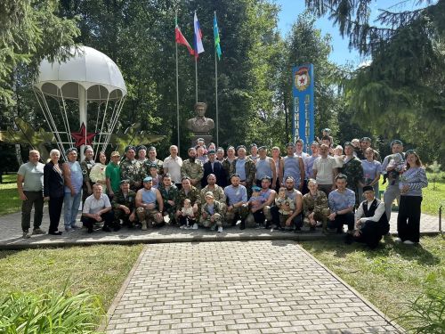 2 август - Һава десанты гаскәрләре көне буларак билгеләп үтелде