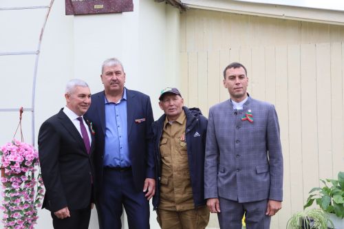Элмә такта куелды
