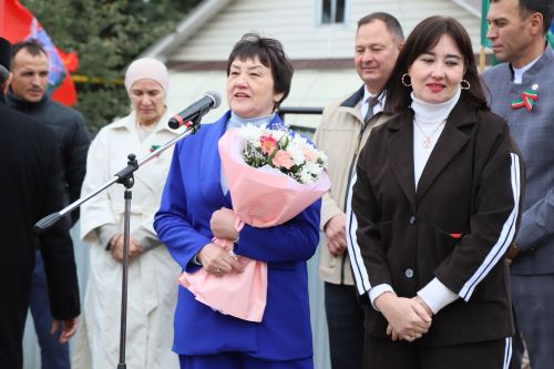Элмә такта куелды