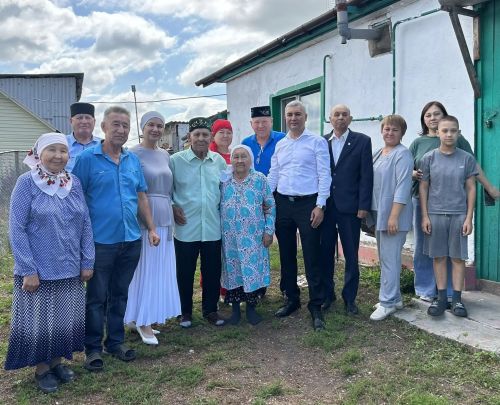 Тойгелде тимерчесе Әнәс Низаметдиновка 90 яшь