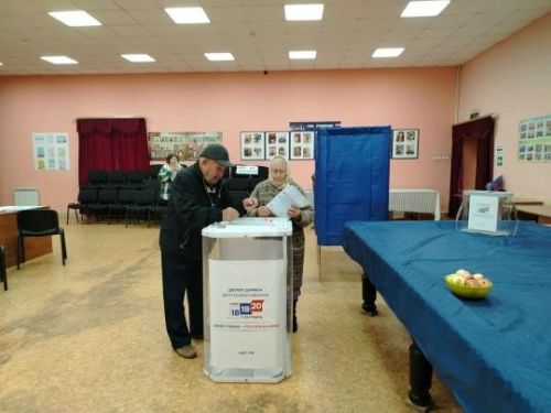 Рус Шуганда сайлау участогында да тавыш бирү дәвам итә