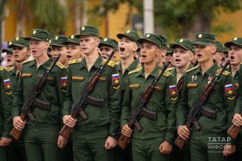 Владимир Путин хәрбиләр санын 42,5 мең кешегә арттыру турында указ имзалады