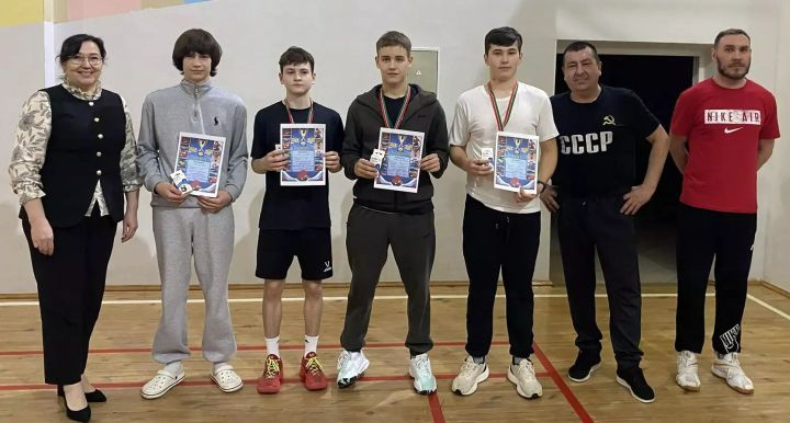 Бүген Мөслим лицеенда өстәл теннисы буенча ярышлар узды