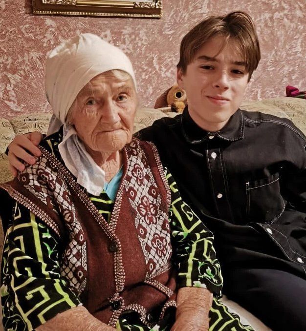 Гасыр яшьтәше Тәнфидә