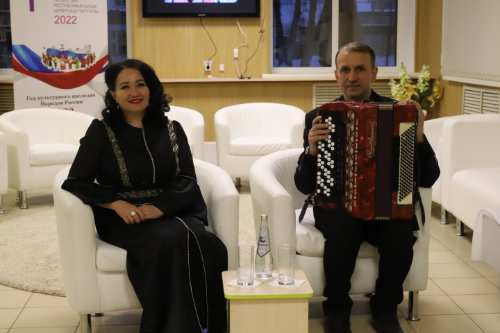 Артистлар белән очрашу