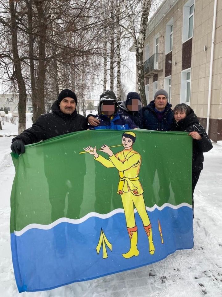 Хәрби хезмәткә китә егетләр!