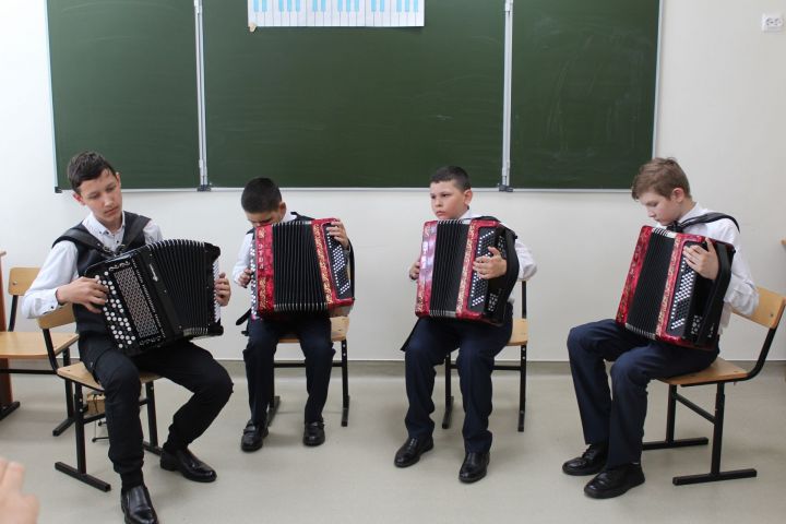 Әти-әниләр өчен концерт