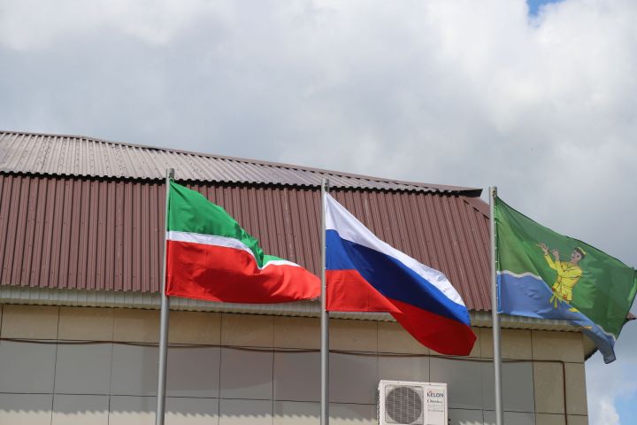 22 август – Россия флагы көне