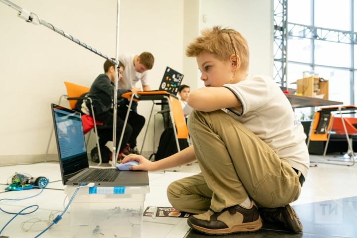 Чит илдәге мәктәпләр