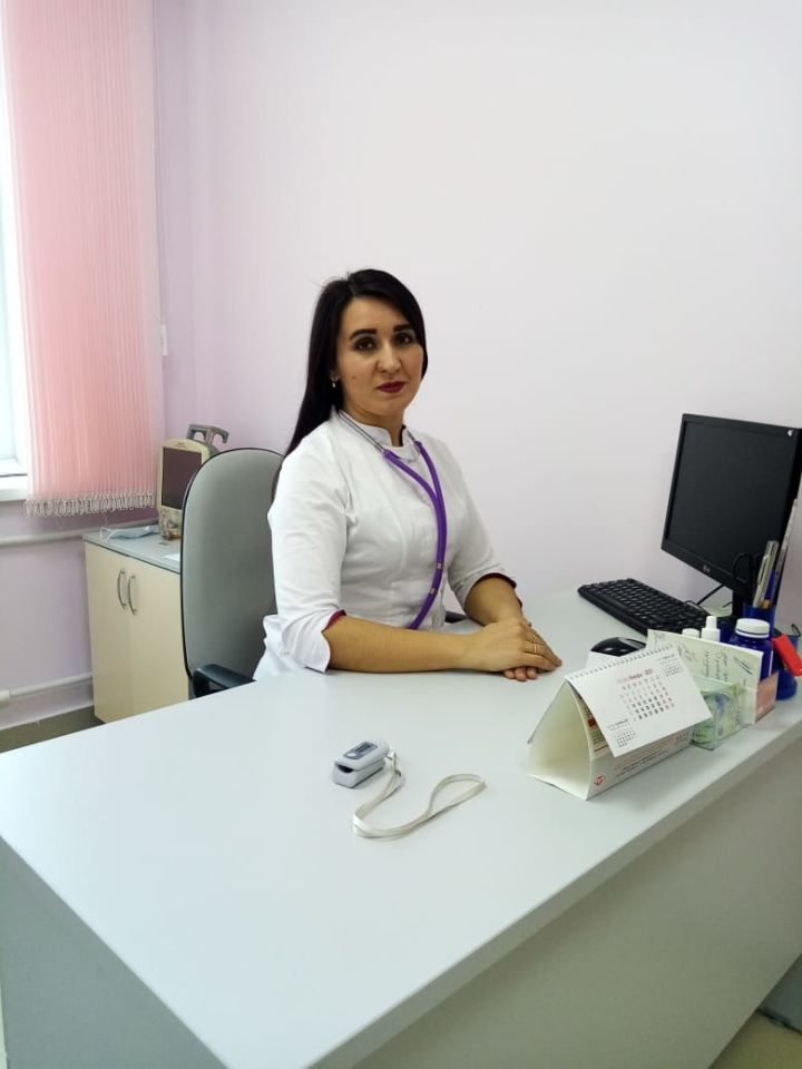 Кечкенәдән табиб булырга хыялланган